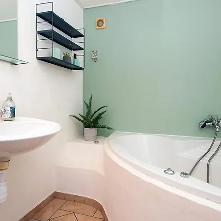 בית נופש 2 Person In *